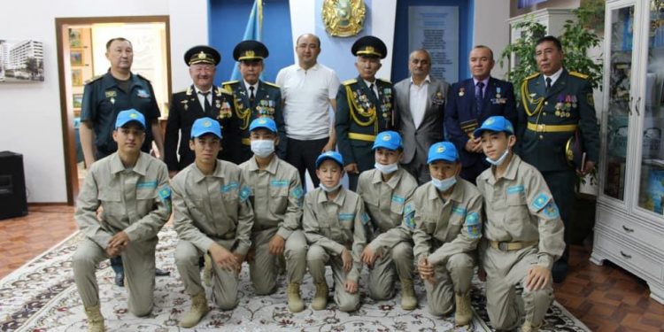 Ардагерлер «Жас сарбаз» сыныбының оқушыларымен кездесті