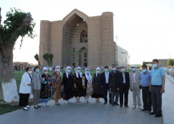 Түлкібастық ардагерлер түрленген түркістанға келді