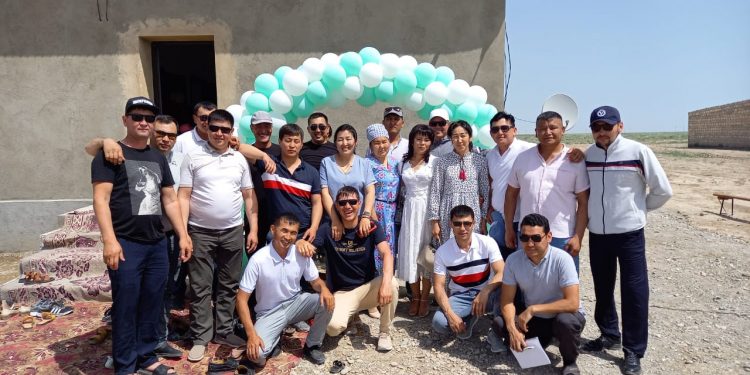 Созақтық түлектер жалғызбасты анаға баспана тарту етті