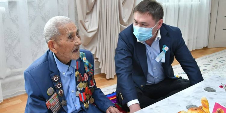 Қарт майдангер Қаражан Естемесов 100 жасқа толады