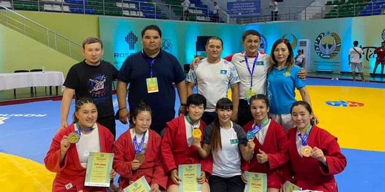 Түркістан: Азия біріншілігінде топ жарған самбошылар әлем чемпионатына жолдама алды