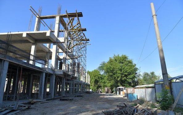 Шымкент: «Металлург» стадионын қайта құру жұмыстары жүргізілуде
