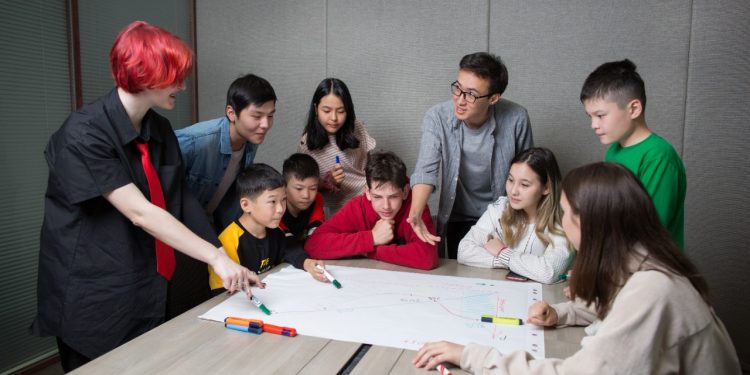 Оқушыларға арналған «Жас лидер академиясы» атты бағдарламасы басталады