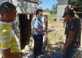 Түркістан облысының полицейлері әжетханасына есірткі сақтаған жігітті ұстады