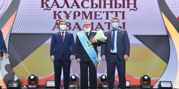 Қаланың өркендеуіне үлес қосқандарға «Шымкент қаласының құрметті азаматы» атағы берілді