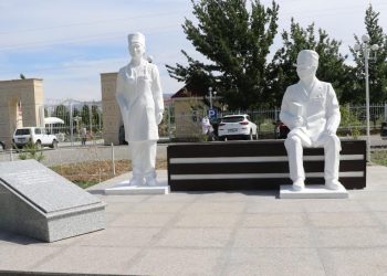 Түркістан: Түлкібас ауданында «Дәрігерлер аллеясы» ашылды