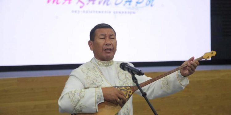 Түркістанда дәстүрлі әншілер семинар өткізді