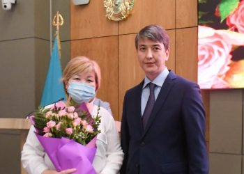 Түркістан облысының дәрігерлері марапатталды
