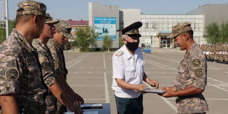 Шымкент : Сарбаздар Отан алдындағы борышын өтеді