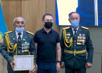 Түркістан: Әскери ардагерлерге құрмет көрсетілді