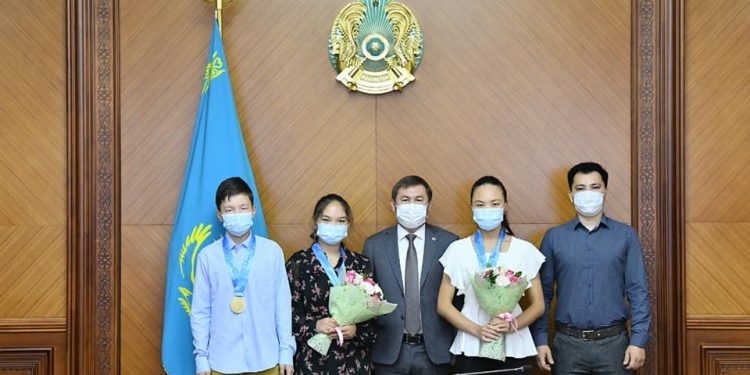 Қала әкімі шахмат бәсекесінің жеңімпаздарын марапаттады