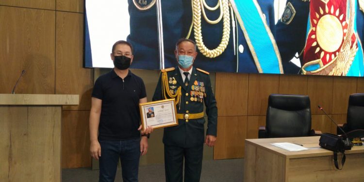 Түркістан : Қарулы Күштердің ардагерлеріне құрмет көрсетілді