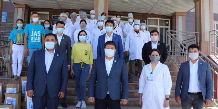 Шымкентте «Дәрігерлерді ардақтайық!» жалпыұлттық акциясы өтті