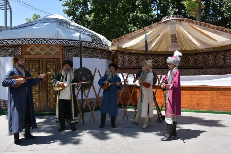 Шымкентте Ұлттық домбыра күні аталып өтті