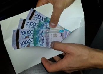“ОПГ құрған…”. Арыста 160 млн теңгені қымқырған шенеунік ұсталды