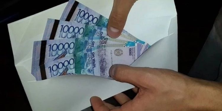 “ОПГ құрған…”. Арыста 160 млн теңгені қымқырған шенеунік ұсталды