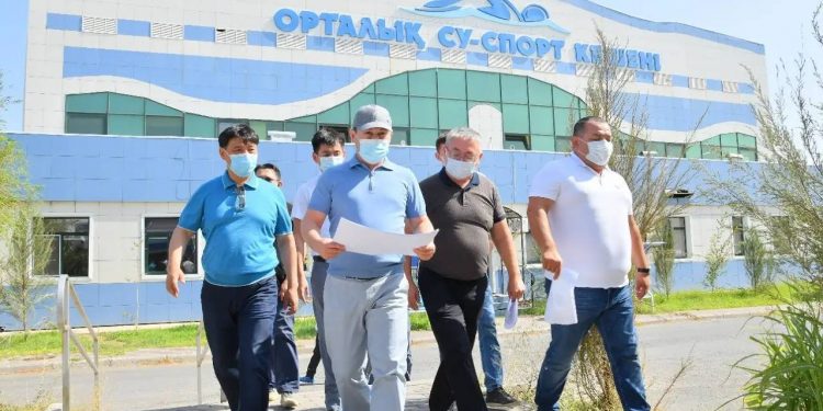 Шымкент әкімі орталық су спорт кешеніне барды