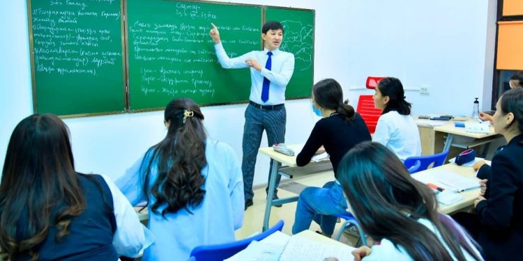 Биыл ашылған мектептер циклі: «125 HIGH SCHOOL»