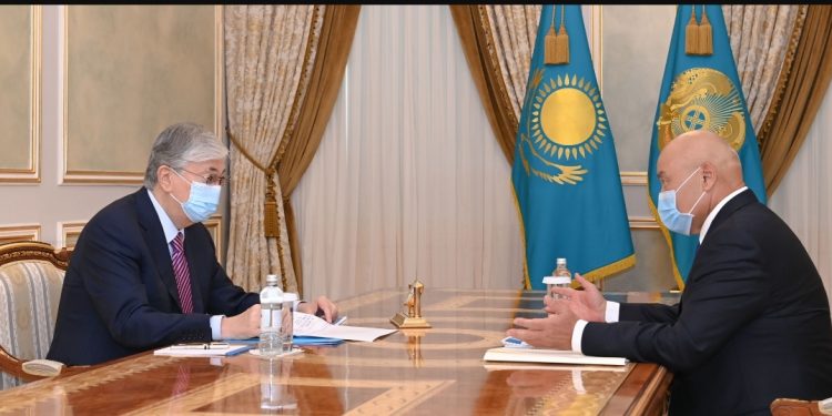 Мемлекет басшысы Түркістан облысының әкімі Өмірзақ Шөкеевті қабылдады
