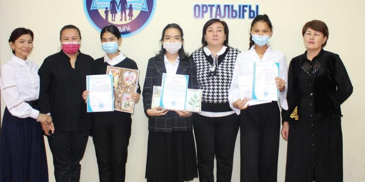 Парасат жолы: Жас оқырмандар арасында жемқорлыққа қарсы эссе байқауы өтті