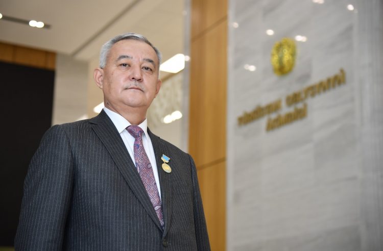 Мемлекеттік марапаттар өз иелерін тапты