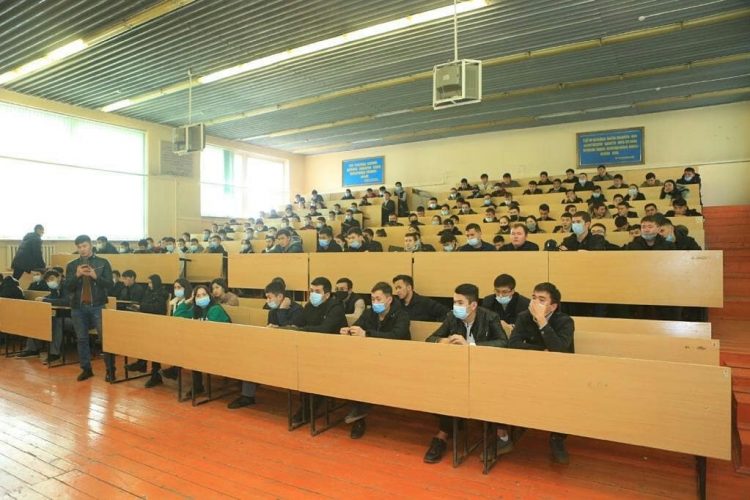 Шымкентте студенттермен парасаттылық құндылықтары талқыланды