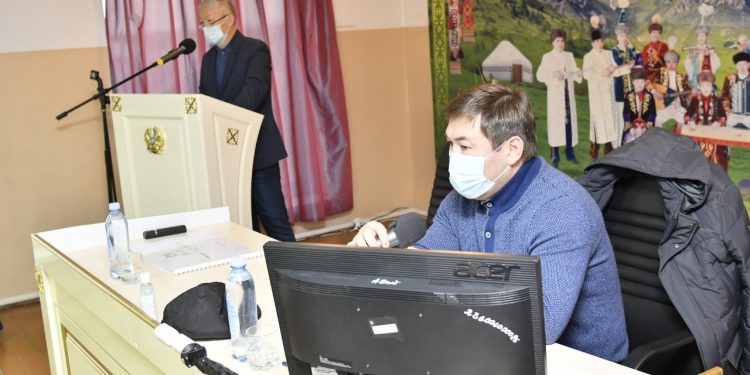 Қала әкімі Абай ауданының тұрғындарымен кездесті