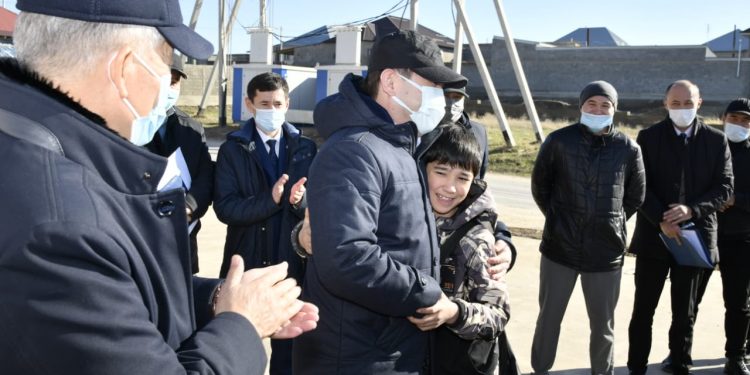 Қала әкімі Абай ауданы тұрғындарымен кездесті