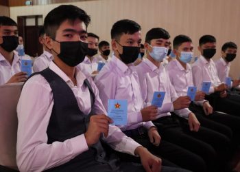 Түркістан : Болашақ Отан қорғаушыларға тіркеу куәліктері табыс етілді