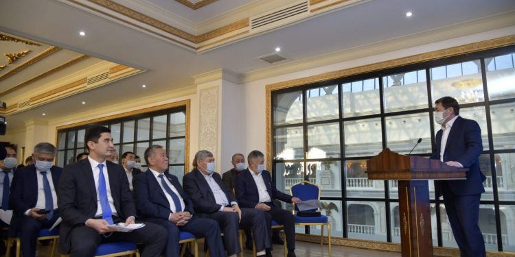 Шымкент әкімі кәсіпкерлермен кездесті