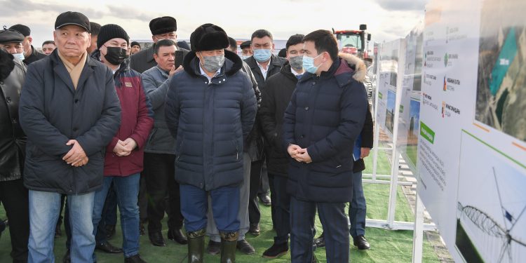 Ө.Шөкеев: «Біз суды тиімді пайдаланып, мол өнім алудың үлгісін көрсетуіміз керек»