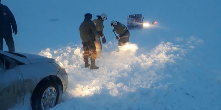 Өткен тәулікте қар құрсауынан 91 адам құтқарылды