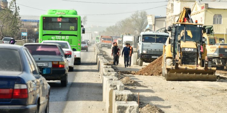 Шымкентте жол жөндеу жұмыстары қарқын алды