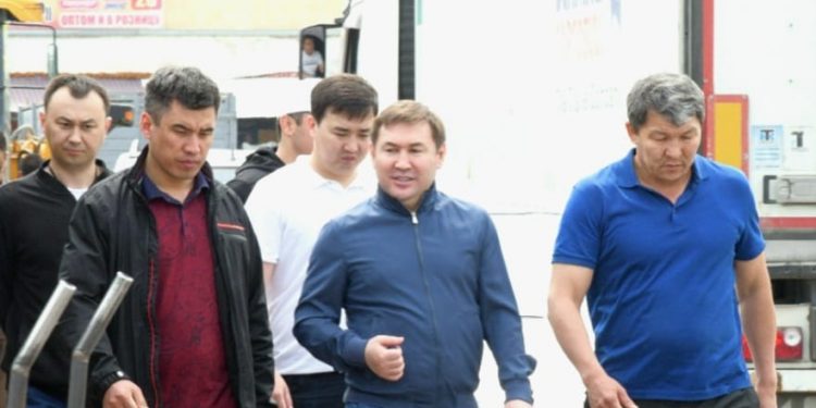 Мұрат Әйтенов көтерме базарларды аралады
