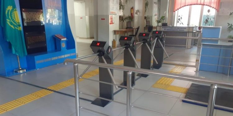 Шымкентте 147 мектепке «Ақылды туникеттер» орнатылған