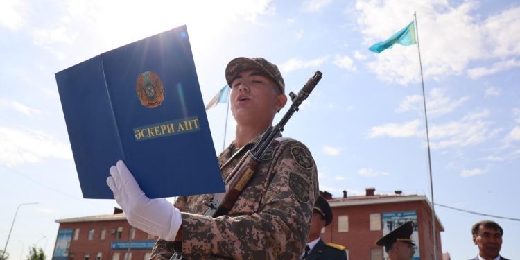 Шымкентте сарбаздар ант қабылдады