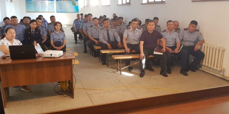 Шымкентте полиция қызметкерлерімен жемқорлықтың алдын алу мәселелері талқыланды