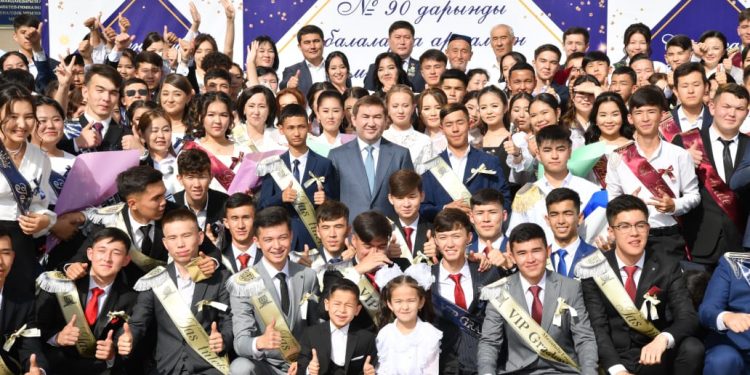 Шымкентте 453 оқушы «Алтын белгі» үміткері атанып отыр