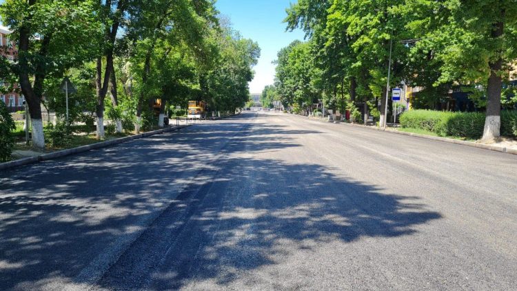 Шымкентте Иляев көшесінде орташа жөндеу жұмыстары жүргізілуде
