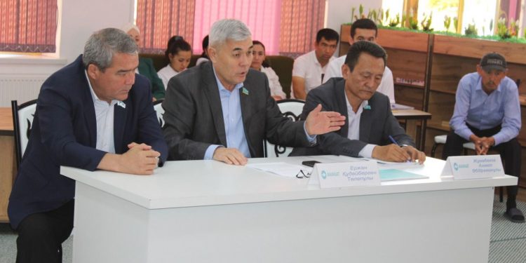 Мәжіліс депутаттары референдум бойынша насихат жұмыстарын бастады