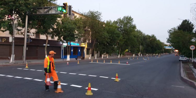 Шымкент: Жол таңба сызықтарын жаңарту жұмыстары жалғасуда