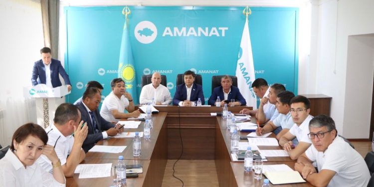 «AMANAT»: Мектептердің құрылысы неге тоқтап тұр?