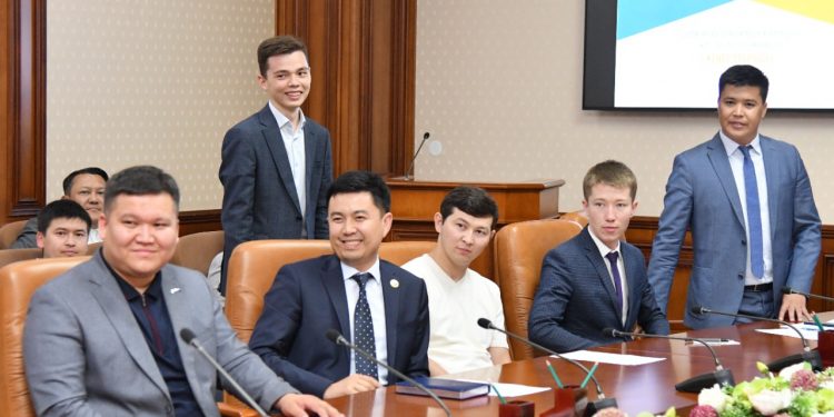 Қала әкімі Шымкент жастарымен ай сайын  жүздесіп отырады