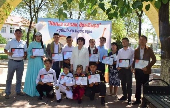 Түркістанда «Нағыз қазақ – домбыра» атты күйшілер сайысы өтті