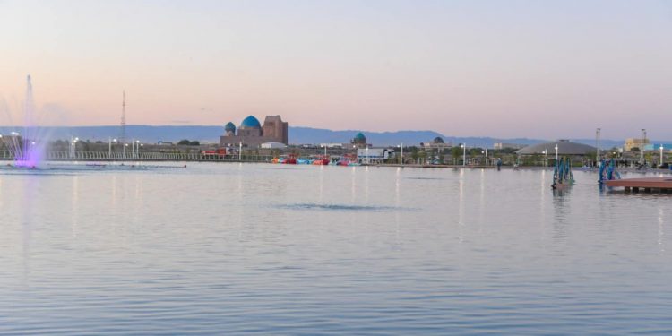 Түркістан қаласында жасанды көлі бар саябақ ашылды