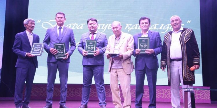 Түркістанда жаңа кітаптың тұсауы кесілді