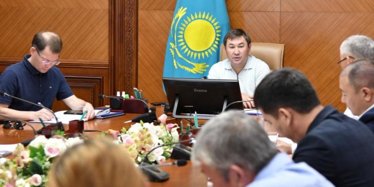 М.Әйтенов коммуналдық қызмет көрсетушілерге ескерту жасады