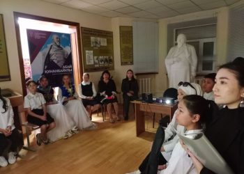Түркістан: “Ұлы халықтың — ұлы Абайы” әдеби-кеші өтті