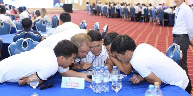 Түркістан: Сайрамда білімді жастар сынға түсті
