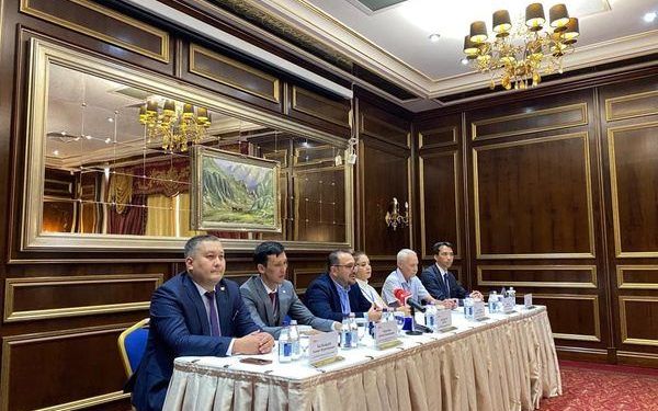 ШЫМКЕНТ: ГИД-ЭКСКУРСОВОДТАРҒА АРНАЛҒАН СЕМИНАР-ТРЕНИНГ ӨТУДЕ
